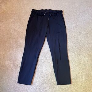 Lululemon on the fly pant
